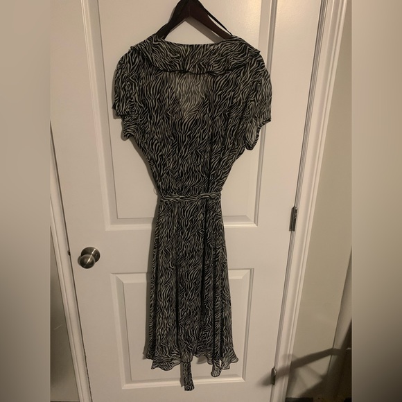 Zebra print dress- size 14 - Picture 4 of 6